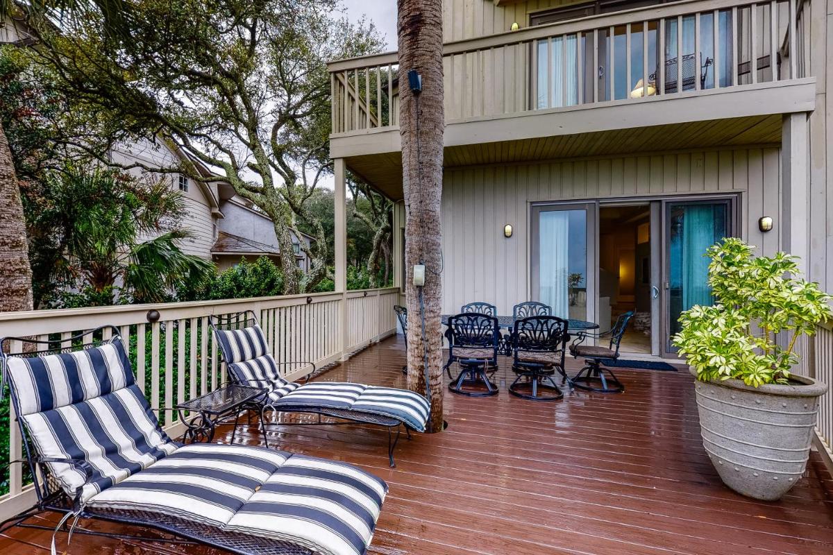 Popular attractions Area Nearby Property